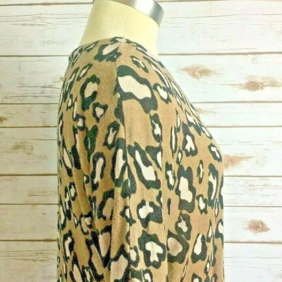 HAPPENING IN THE PRESENT Women Short Sleeve Pull-Over Animal Print Shirt Size S - Picture 6 of 10